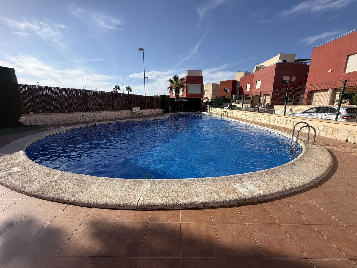 3 Bed Semi-Detached House in Alicante