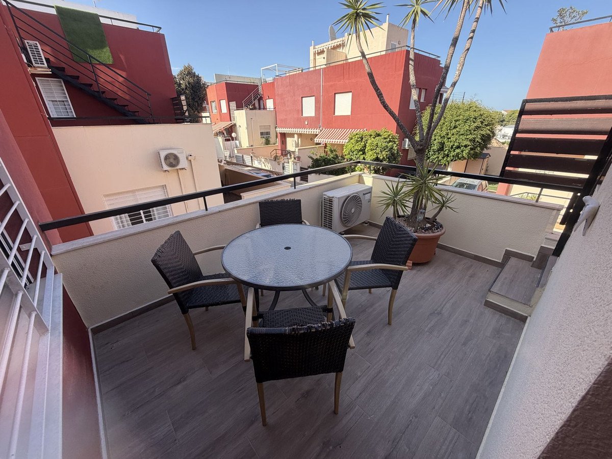 3 Bed Semi-Detached House in Alicante