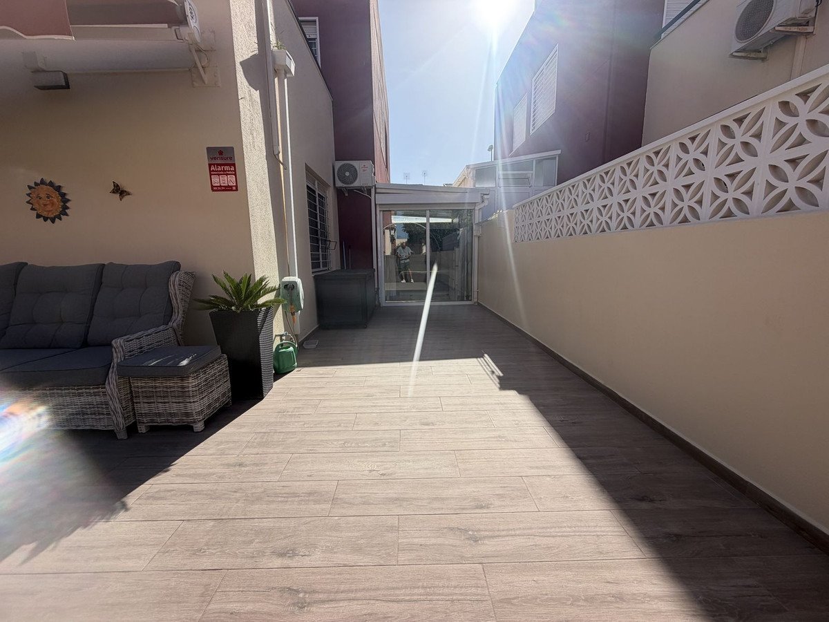 3 Bed Semi-Detached House in Alicante