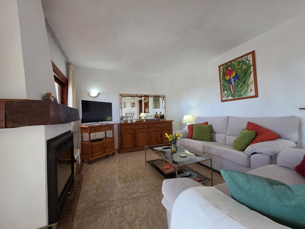 2 Bed Detached Villa in Estepona