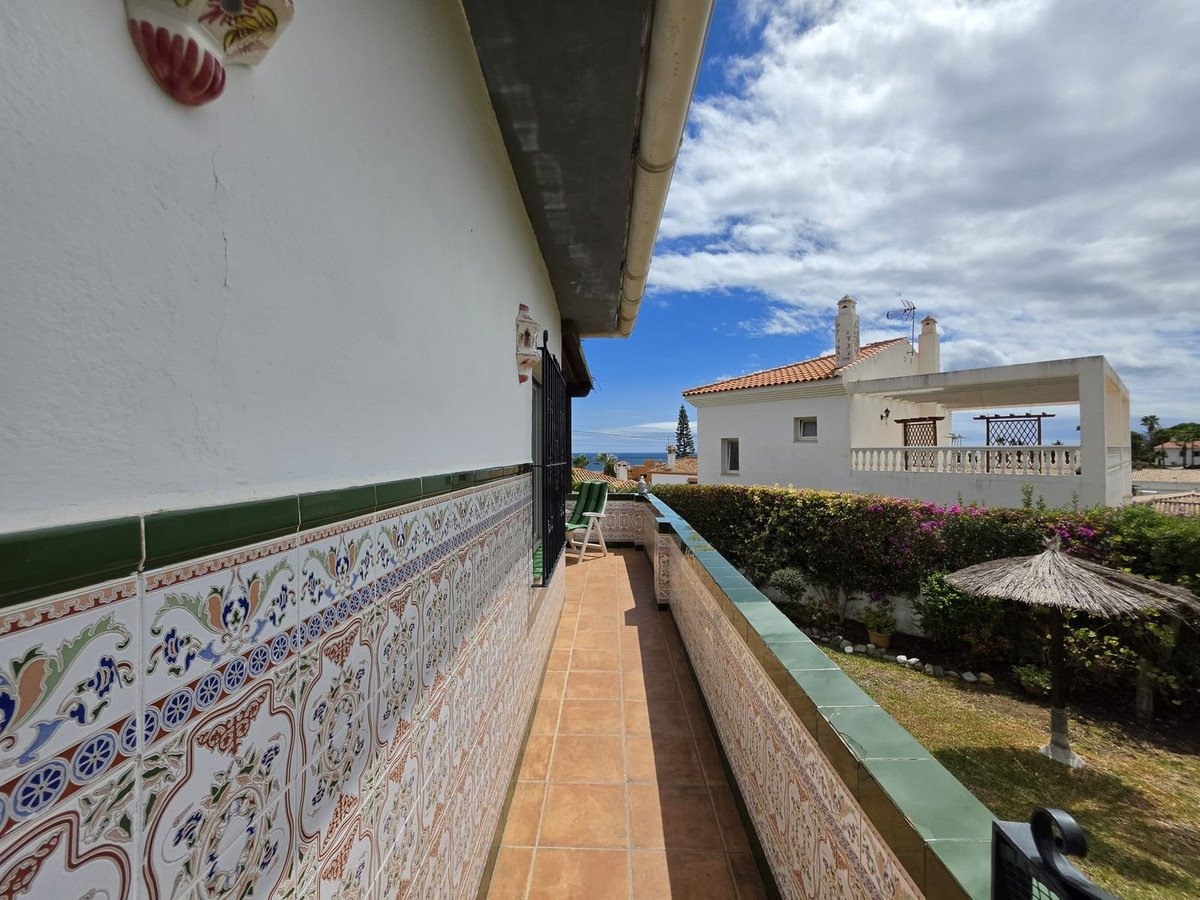 2 Bed Detached Villa in Estepona