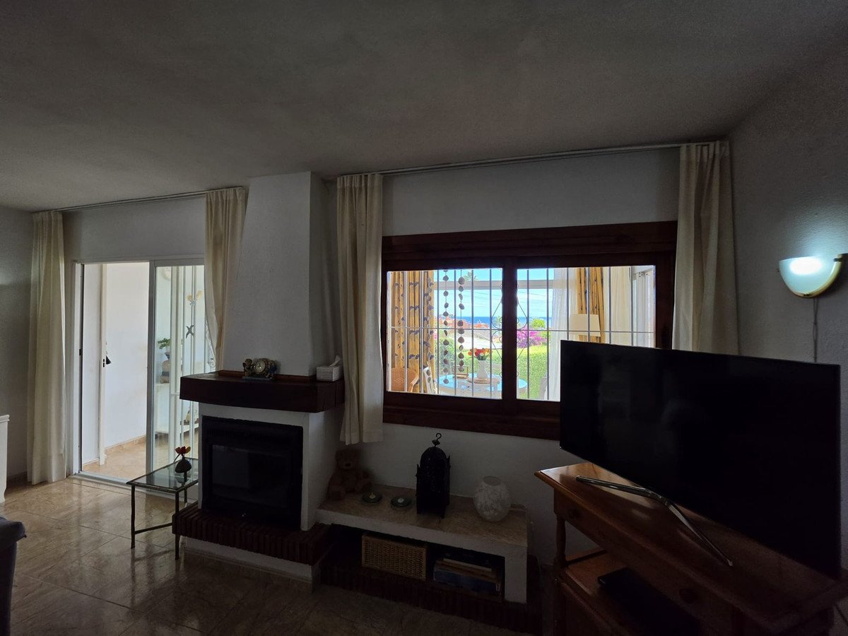 2 Bed Detached Villa in Estepona