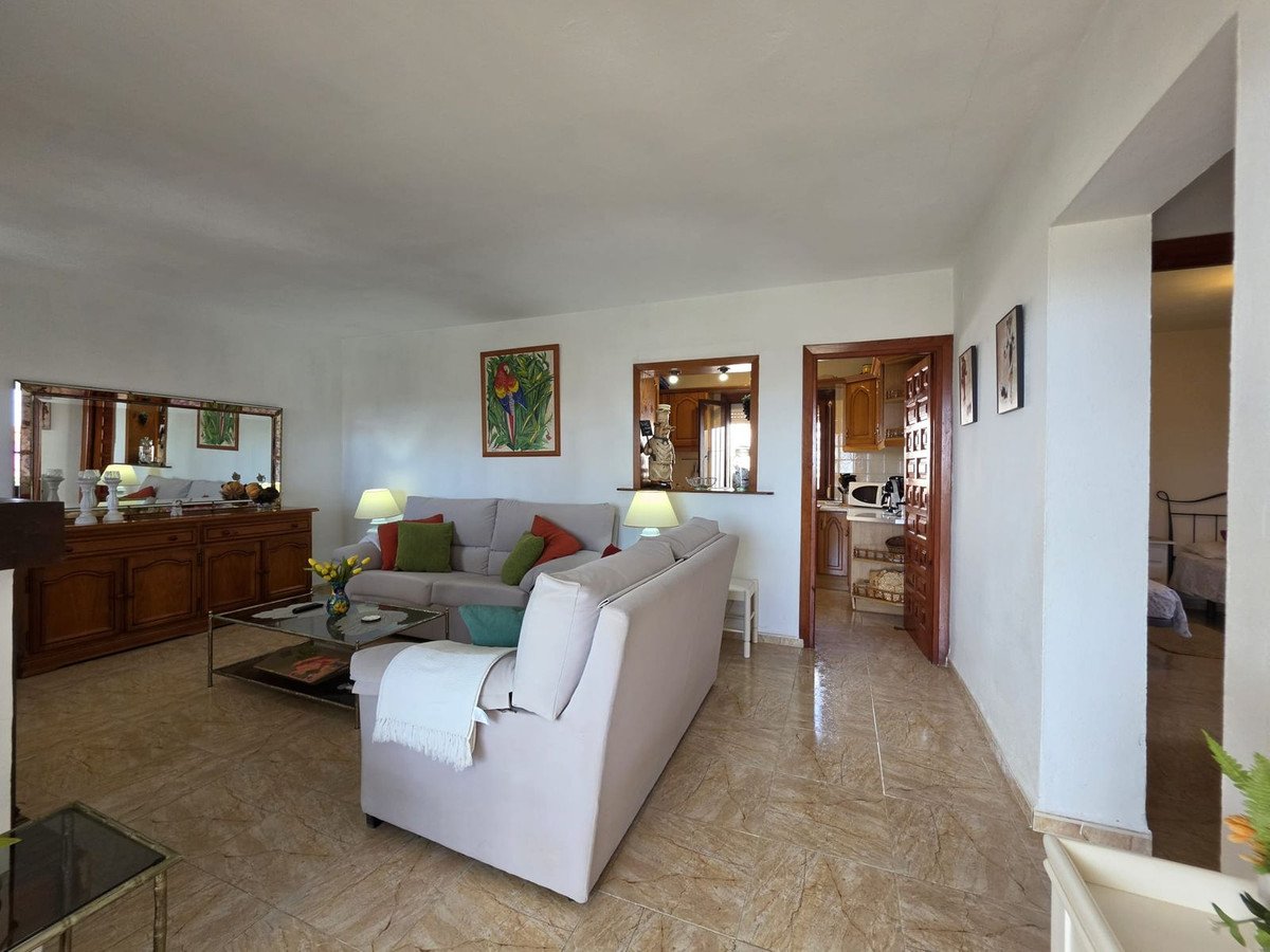 2 Bed Detached Villa in Estepona
