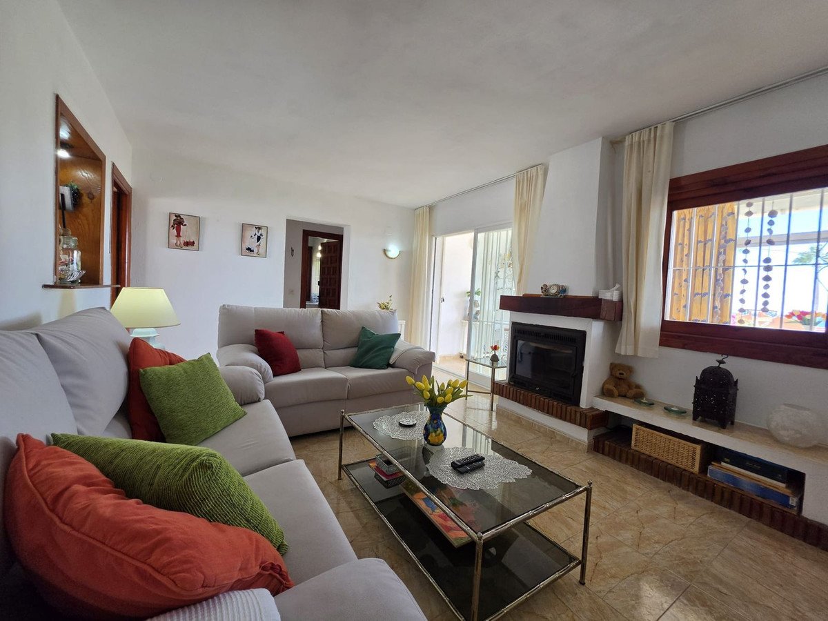 2 Bed Detached Villa in Estepona