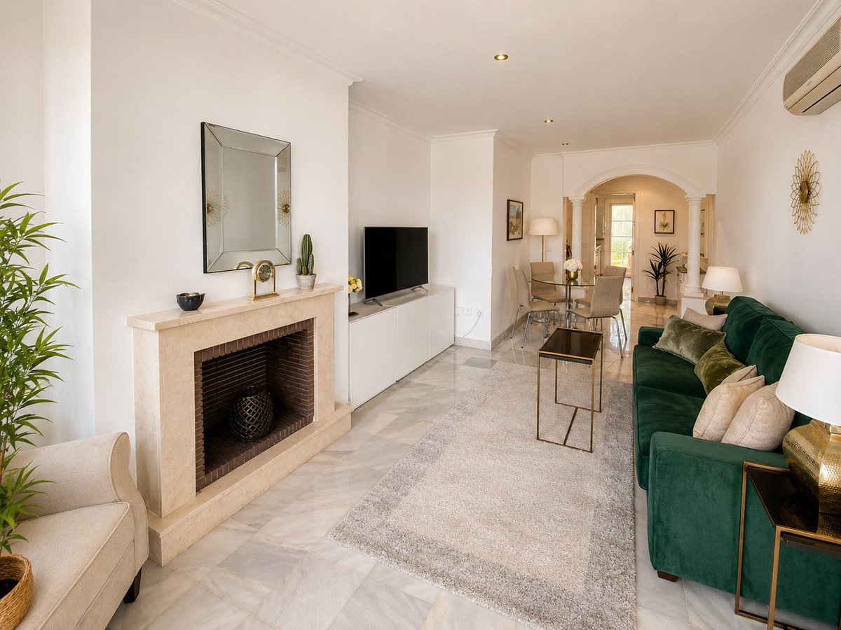 2 Bed Middle Floor Apartment in Nueva Andalucía