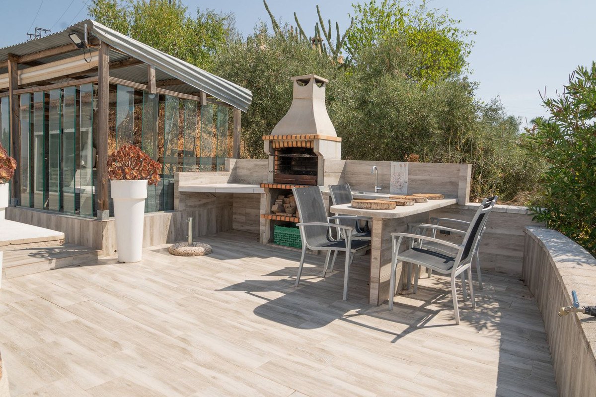 6 Bed Detached Villa in Alhaurín de la Torre