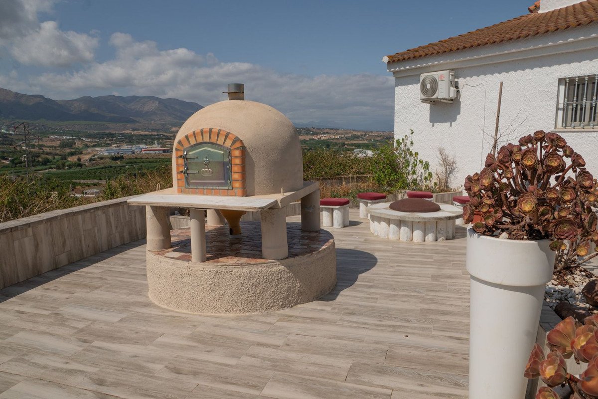 6 Bed Detached Villa in Alhaurín de la Torre