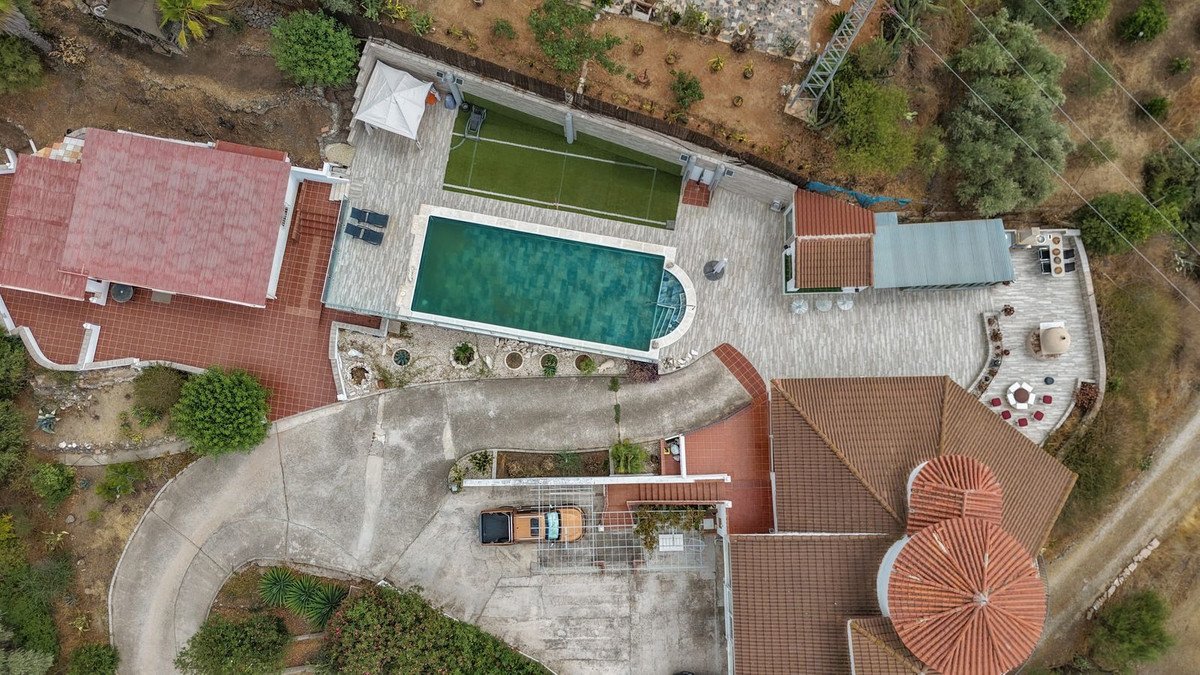 6 Bed Detached Villa in Alhaurín de la Torre