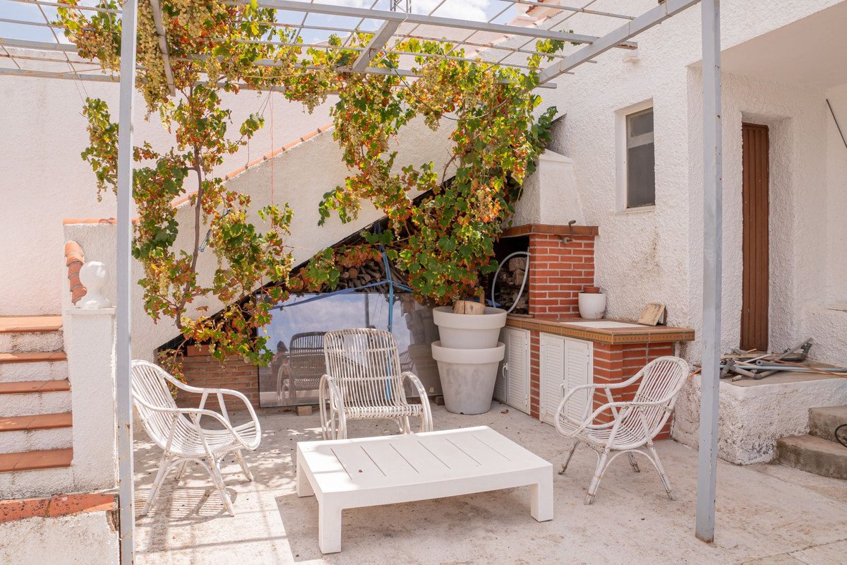 6 Bed Detached Villa in Alhaurín de la Torre