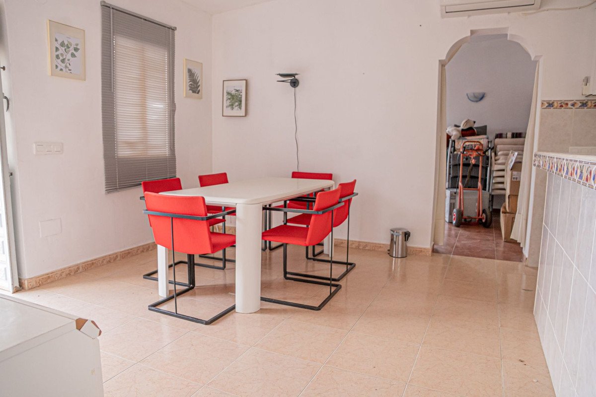 6 Bed Detached Villa in Alhaurín de la Torre