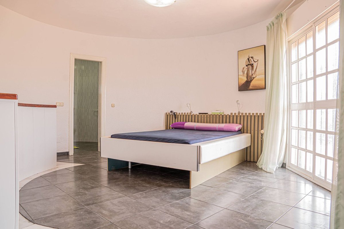 6 Bed Detached Villa in Alhaurín de la Torre