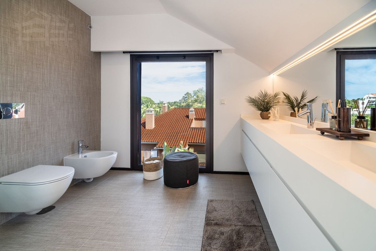 3 Bed Penthouse Duplex in Carib Playa