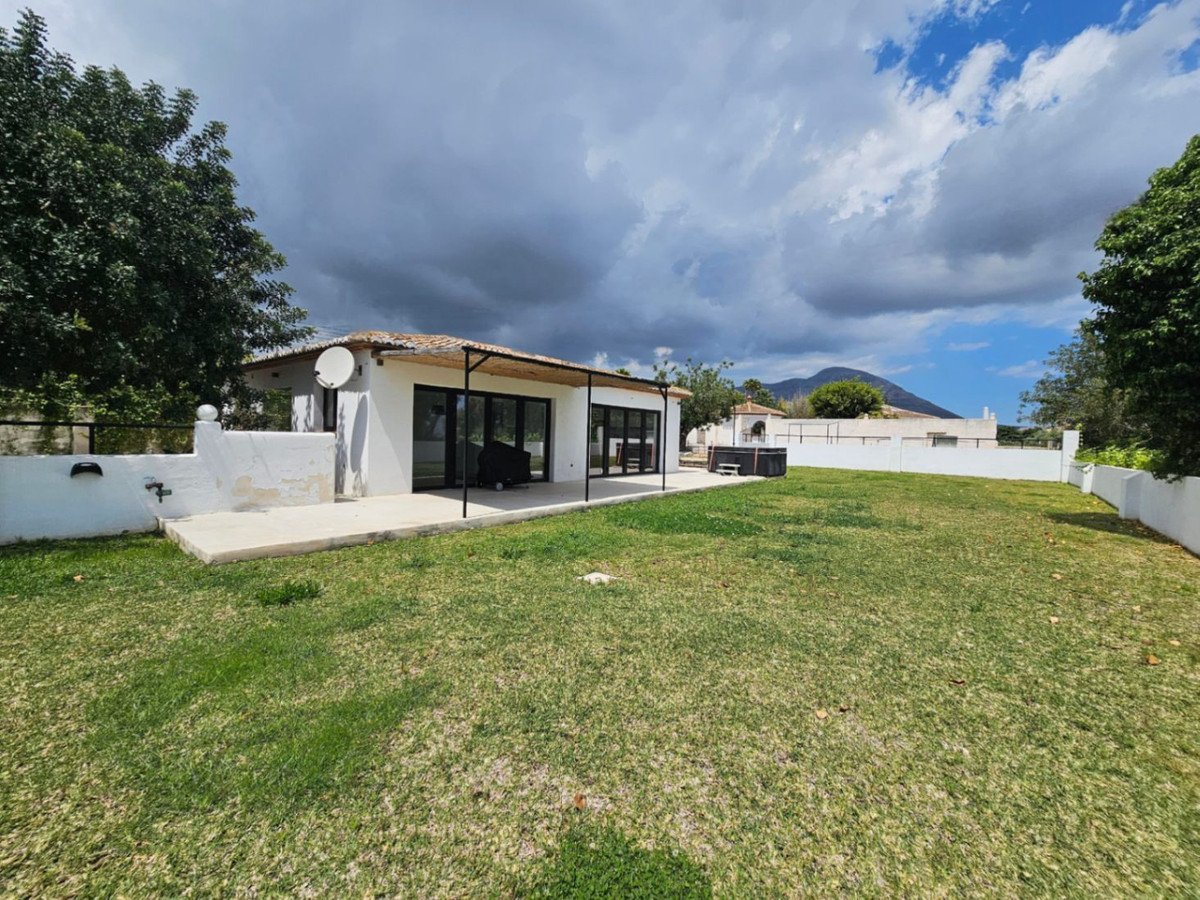 6 Bed Detached Villa in Javea