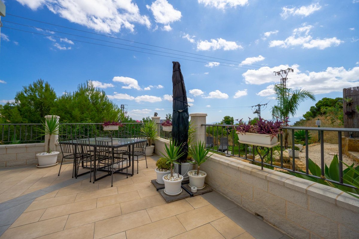 3 Bed Detached Villa in Casarabonela