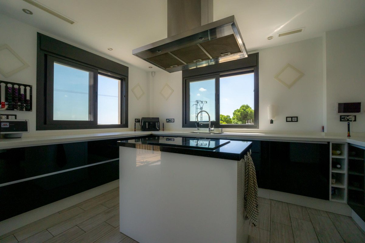 3 Bed Detached Villa in Casarabonela