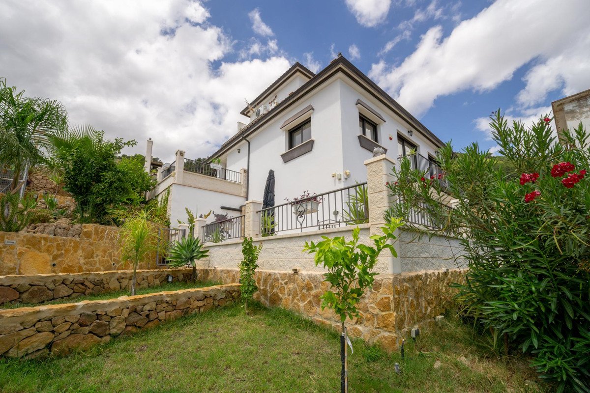 3 Bed Detached Villa in Casarabonela