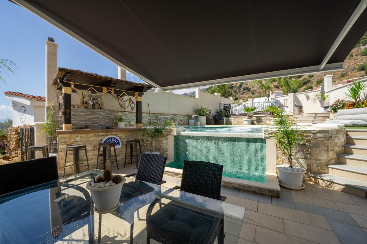 3 Bed Detached Villa in Casarabonela