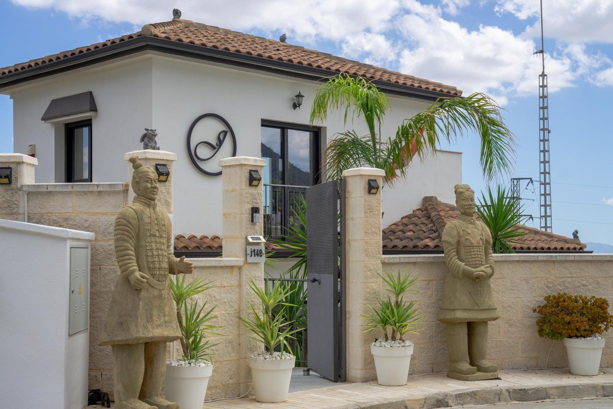 3 Bed Detached Villa in Casarabonela