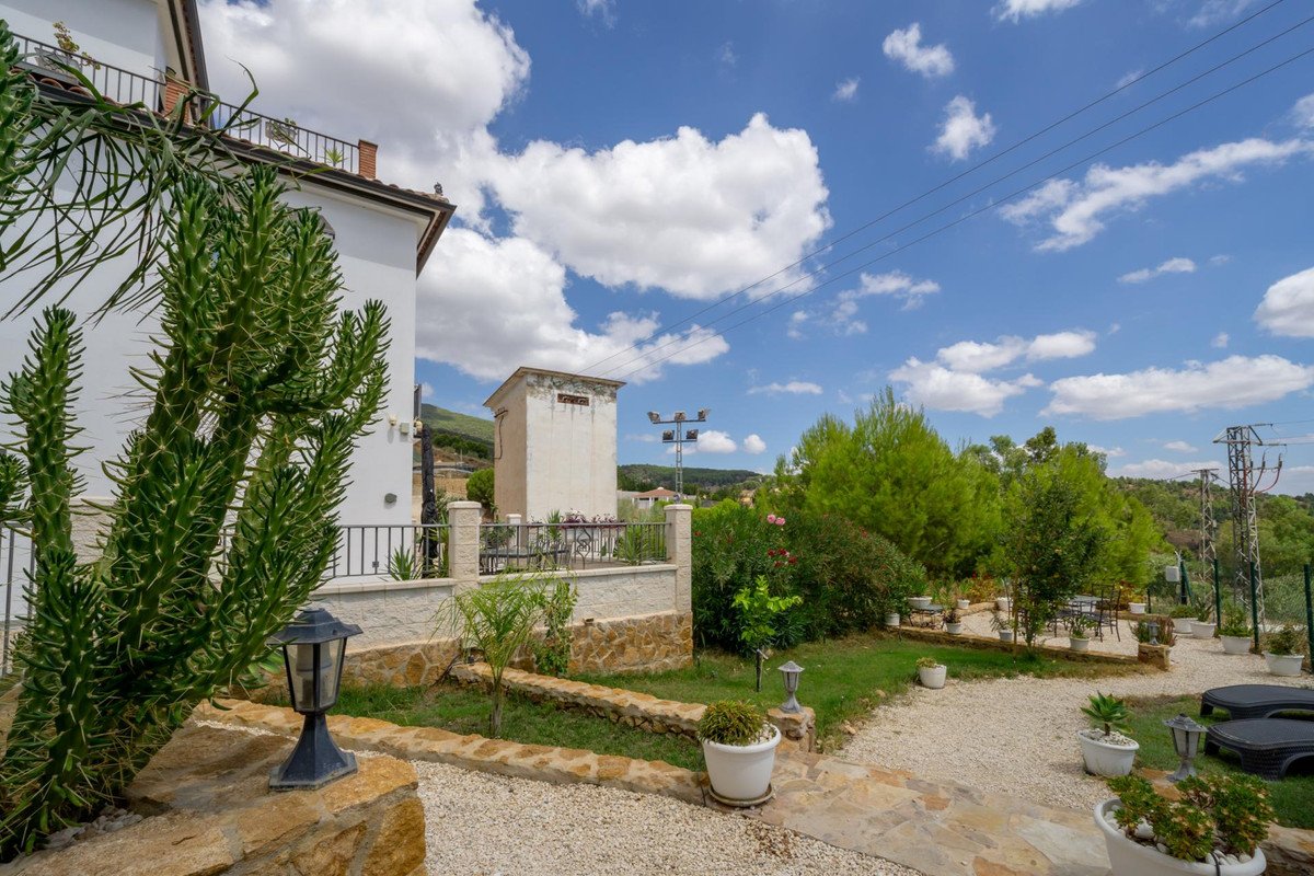 3 Bed Detached Villa in Casarabonela