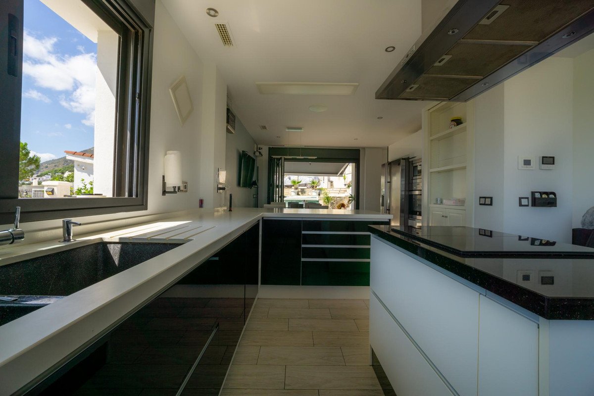 3 Bed Detached Villa in Casarabonela