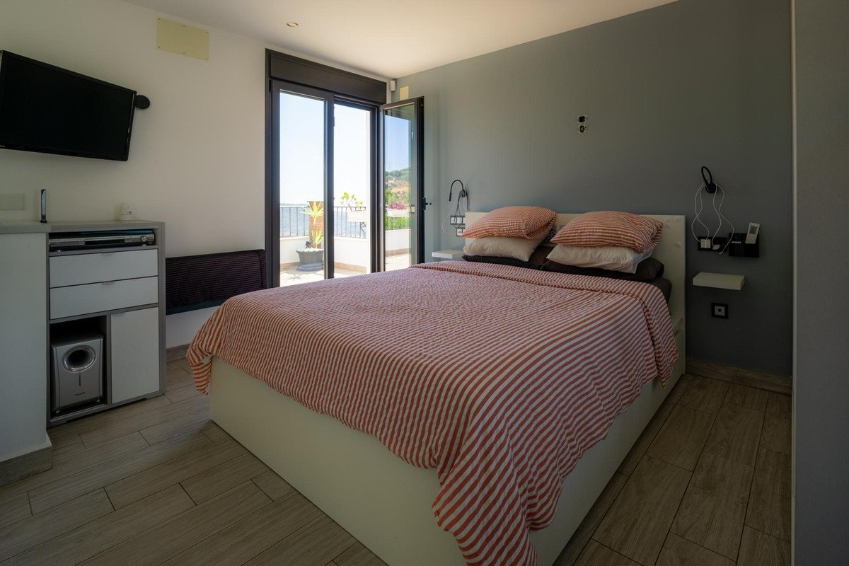 3 Bed Detached Villa in Casarabonela