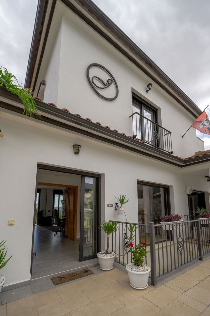 3 Bed Detached Villa in Casarabonela