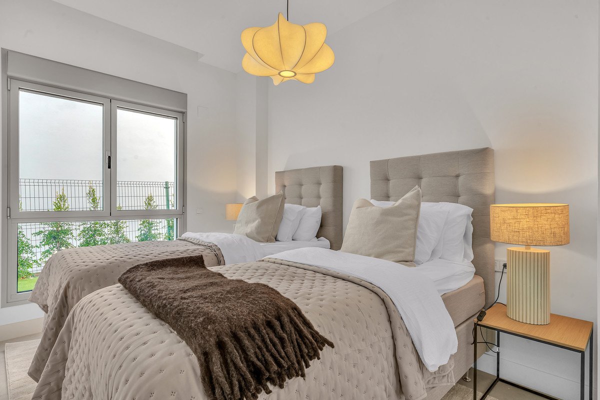 4 Bed Ground Floor Apartment in Santa Clara