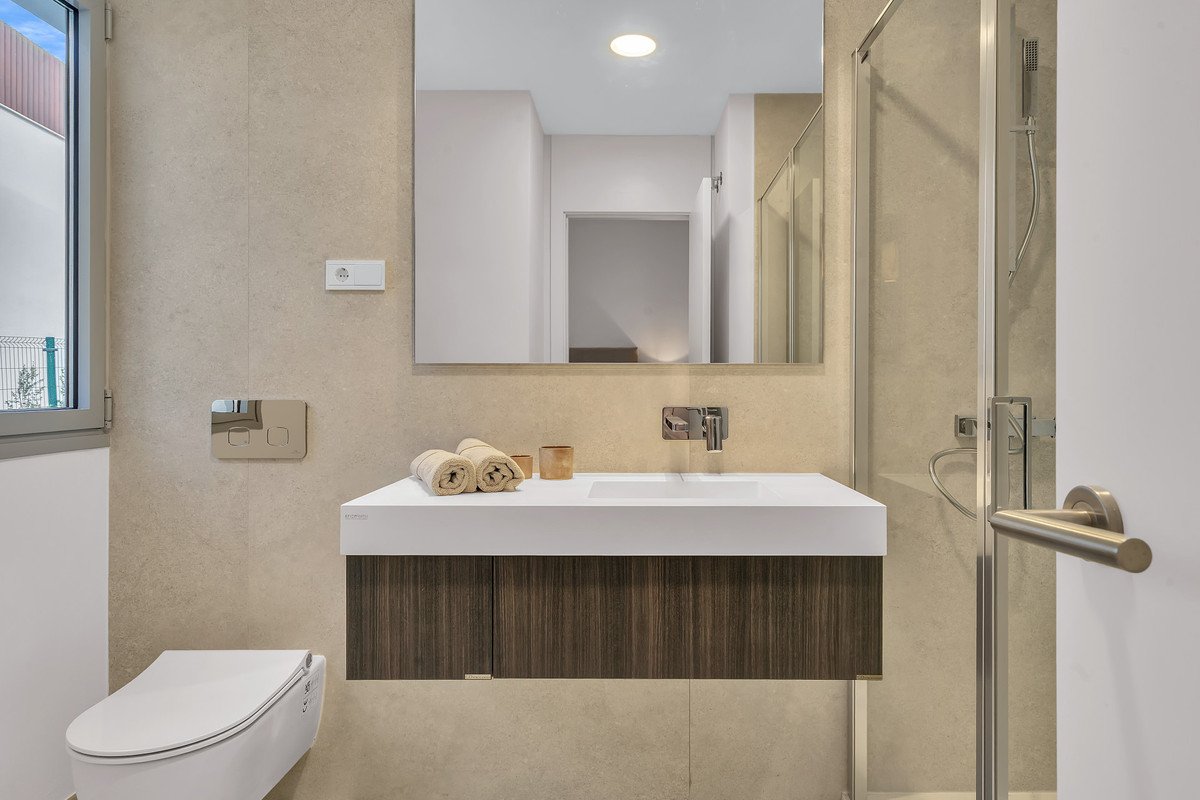 4 Bed Ground Floor Apartment in Santa Clara