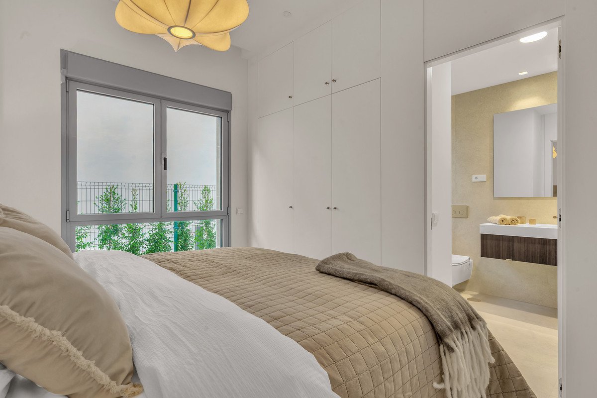 4 Bed Ground Floor Apartment in Santa Clara