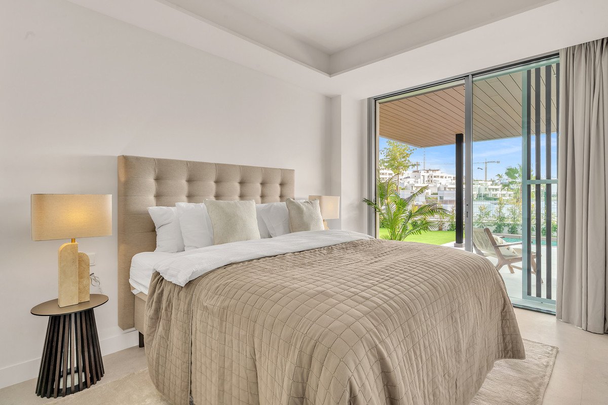 4 Bed Ground Floor Apartment in Santa Clara