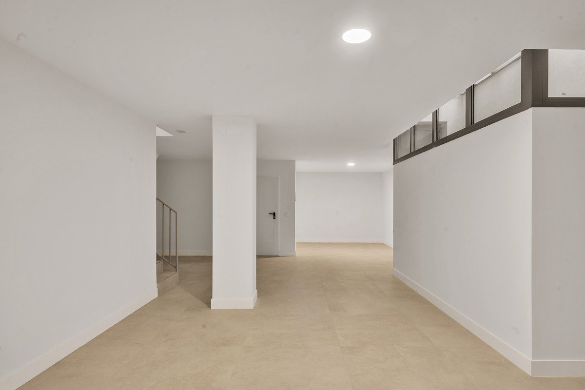 4 Bed Ground Floor Apartment in Santa Clara