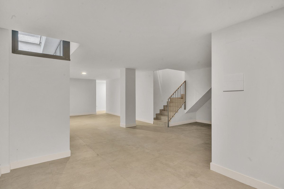 4 Bed Ground Floor Apartment in Santa Clara