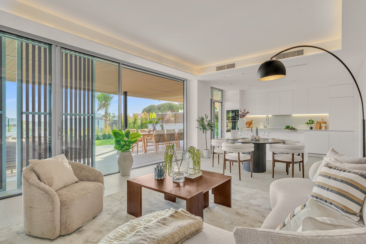 4 Bed Ground Floor Apartment in Santa Clara