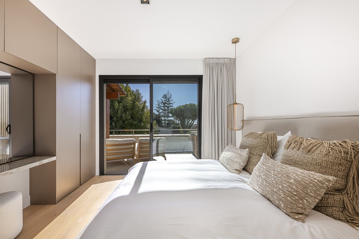 3 Bed Middle Floor Apartment in The Golden Mile