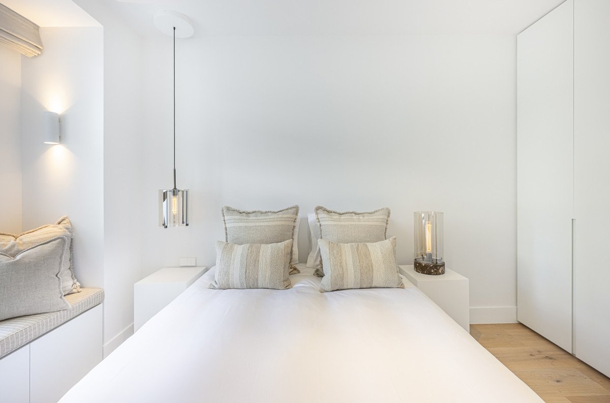 3 Bed Middle Floor Apartment in The Golden Mile