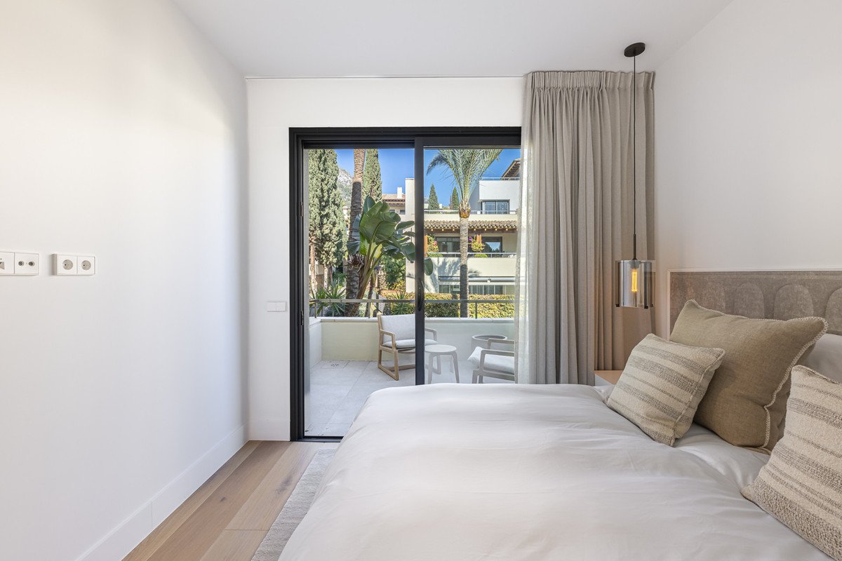 3 Bed Middle Floor Apartment in The Golden Mile