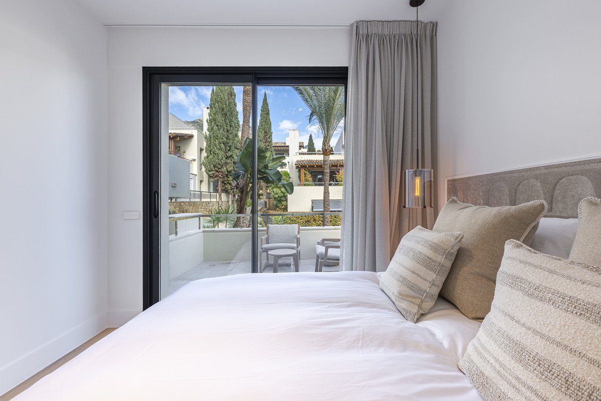 3 Bed Middle Floor Apartment in The Golden Mile