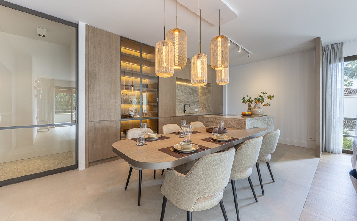 3 Bed Middle Floor Apartment in The Golden Mile