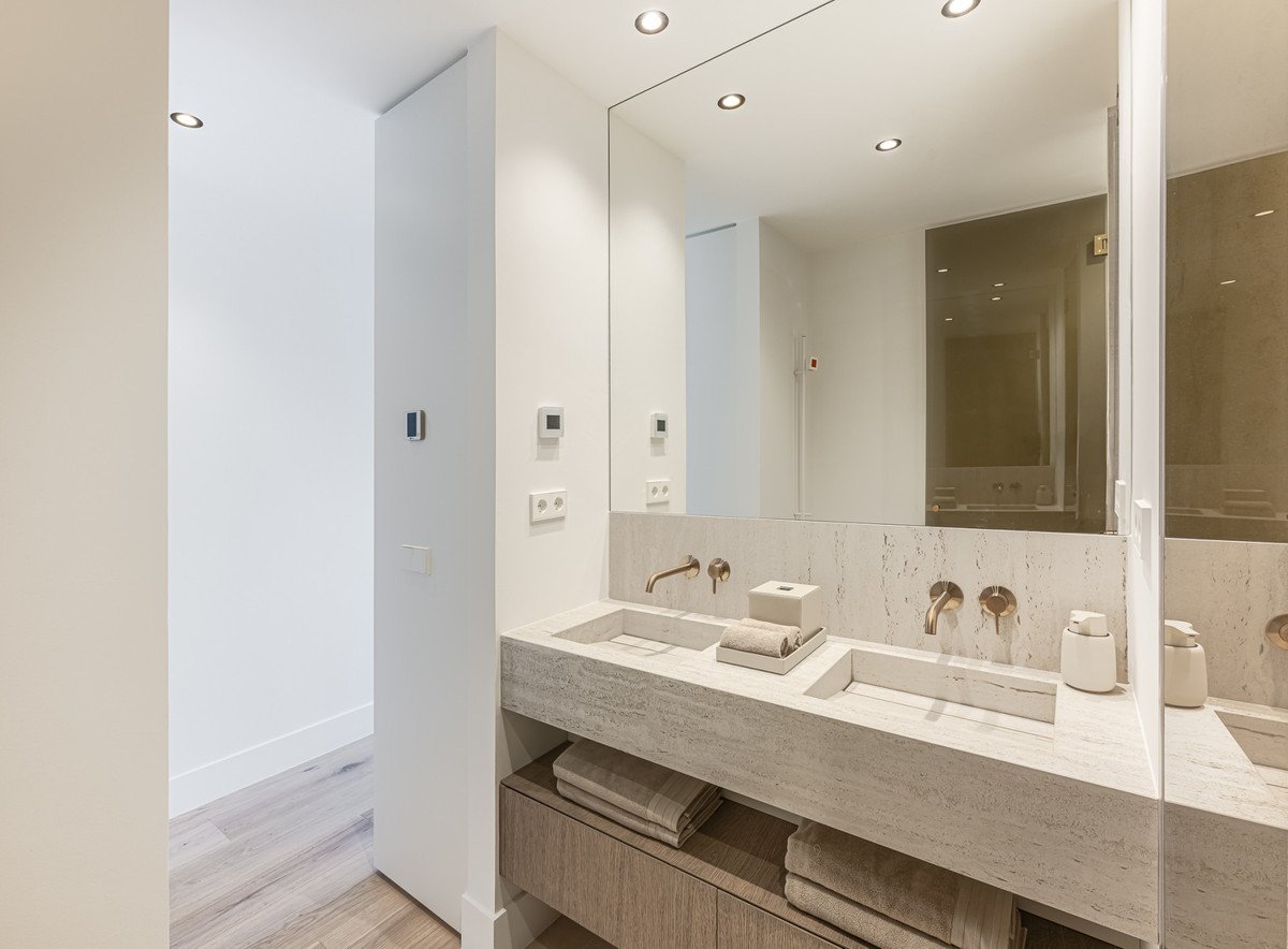 3 Bed Middle Floor Apartment in The Golden Mile