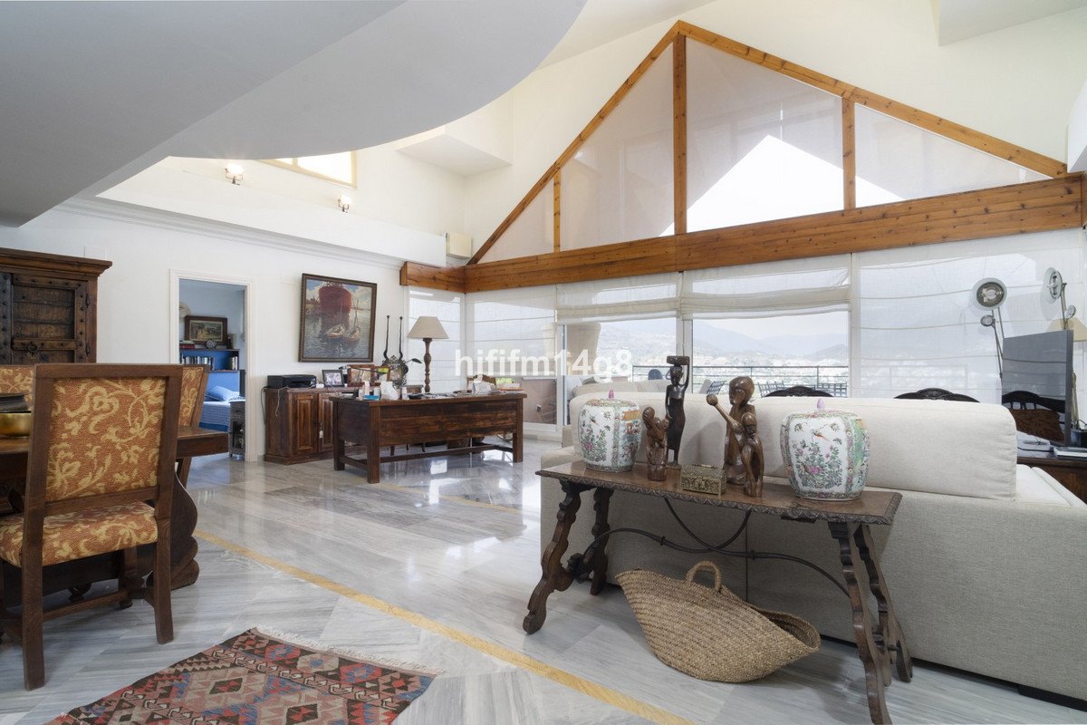 4 Bed Penthouse in Nueva Andalucía