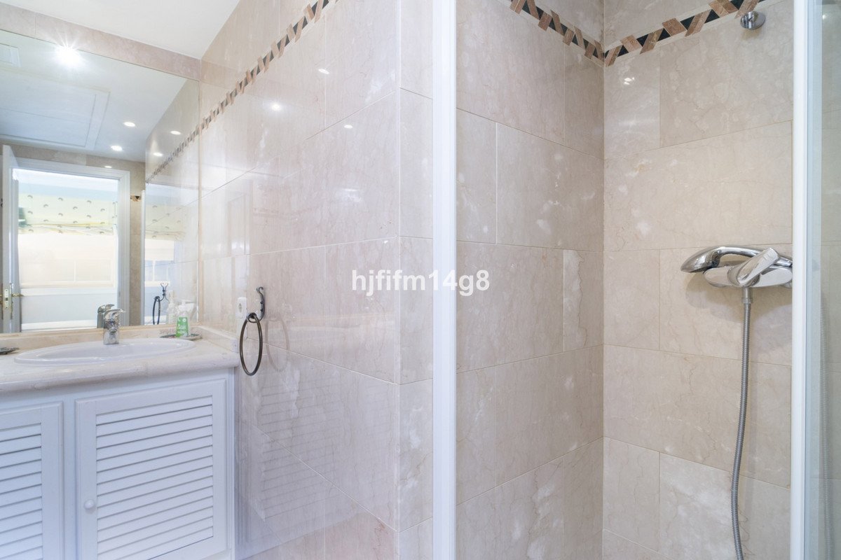 4 Bed Penthouse in Nueva Andalucía