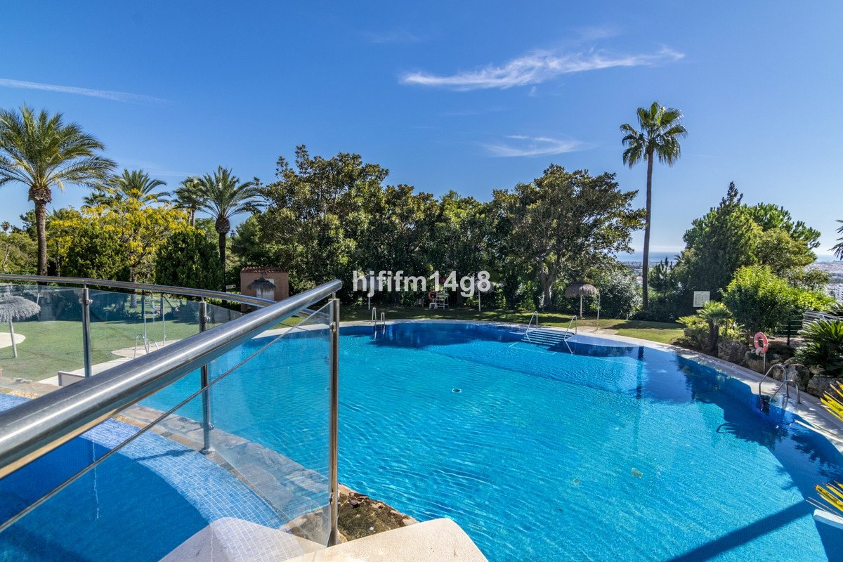 4 Bed Penthouse in Nueva Andalucía