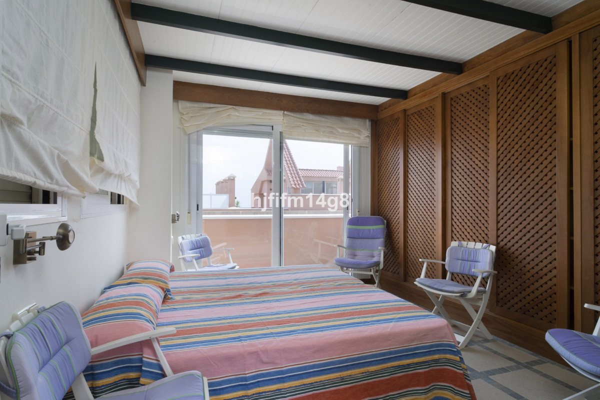 4 Bed Penthouse in Nueva Andalucía