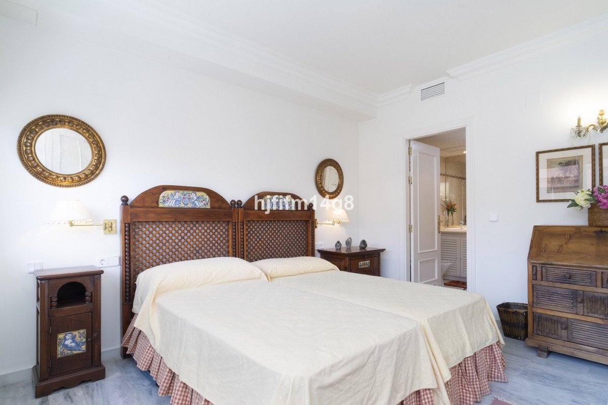 4 Bed Penthouse in Nueva Andalucía