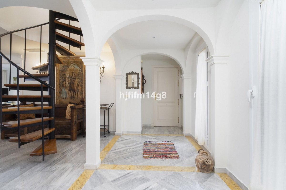 4 Bed Penthouse in Nueva Andalucía