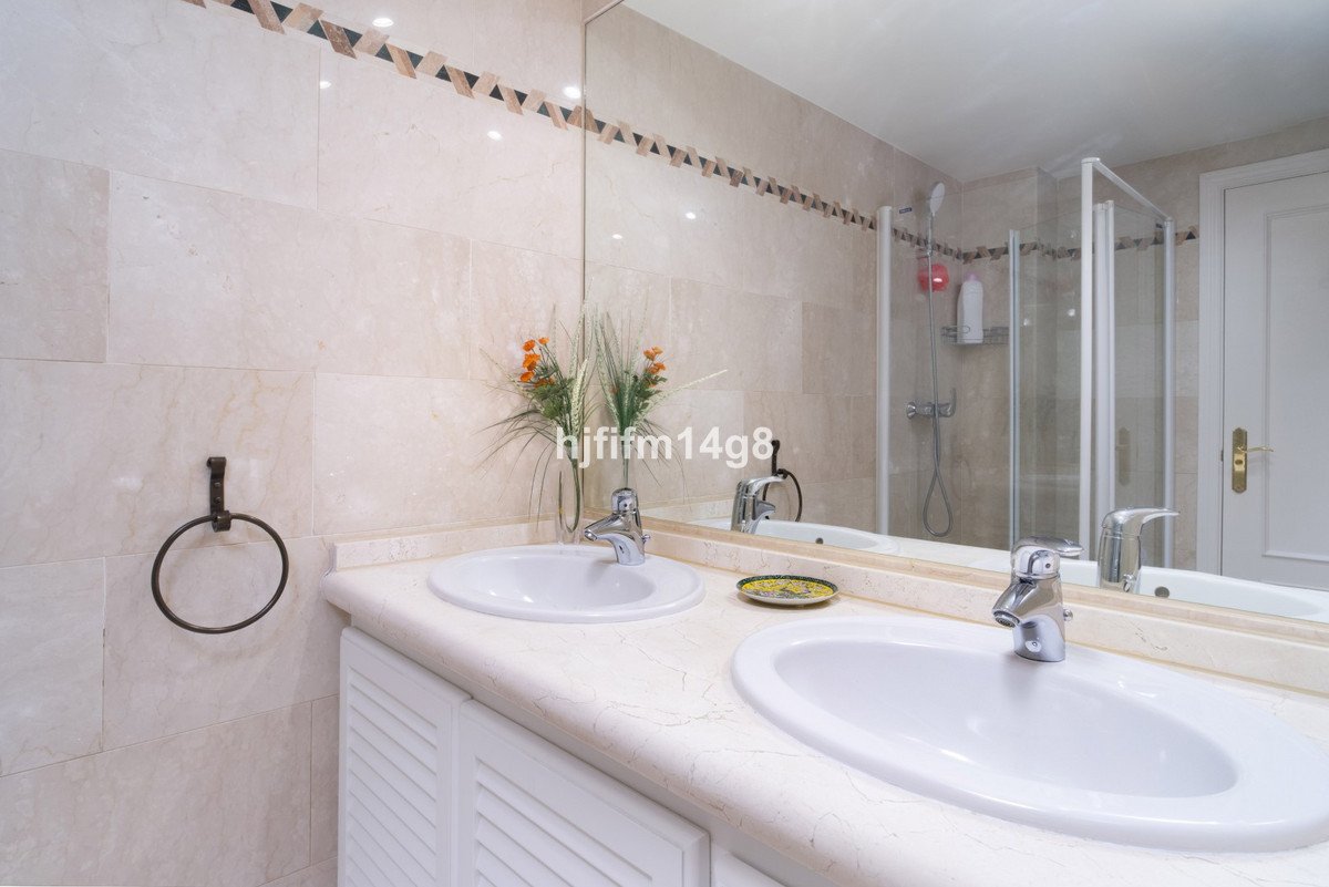 4 Bed Penthouse in Nueva Andalucía