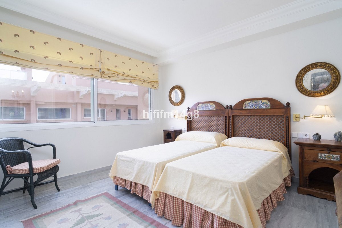 4 Bed Penthouse in Nueva Andalucía