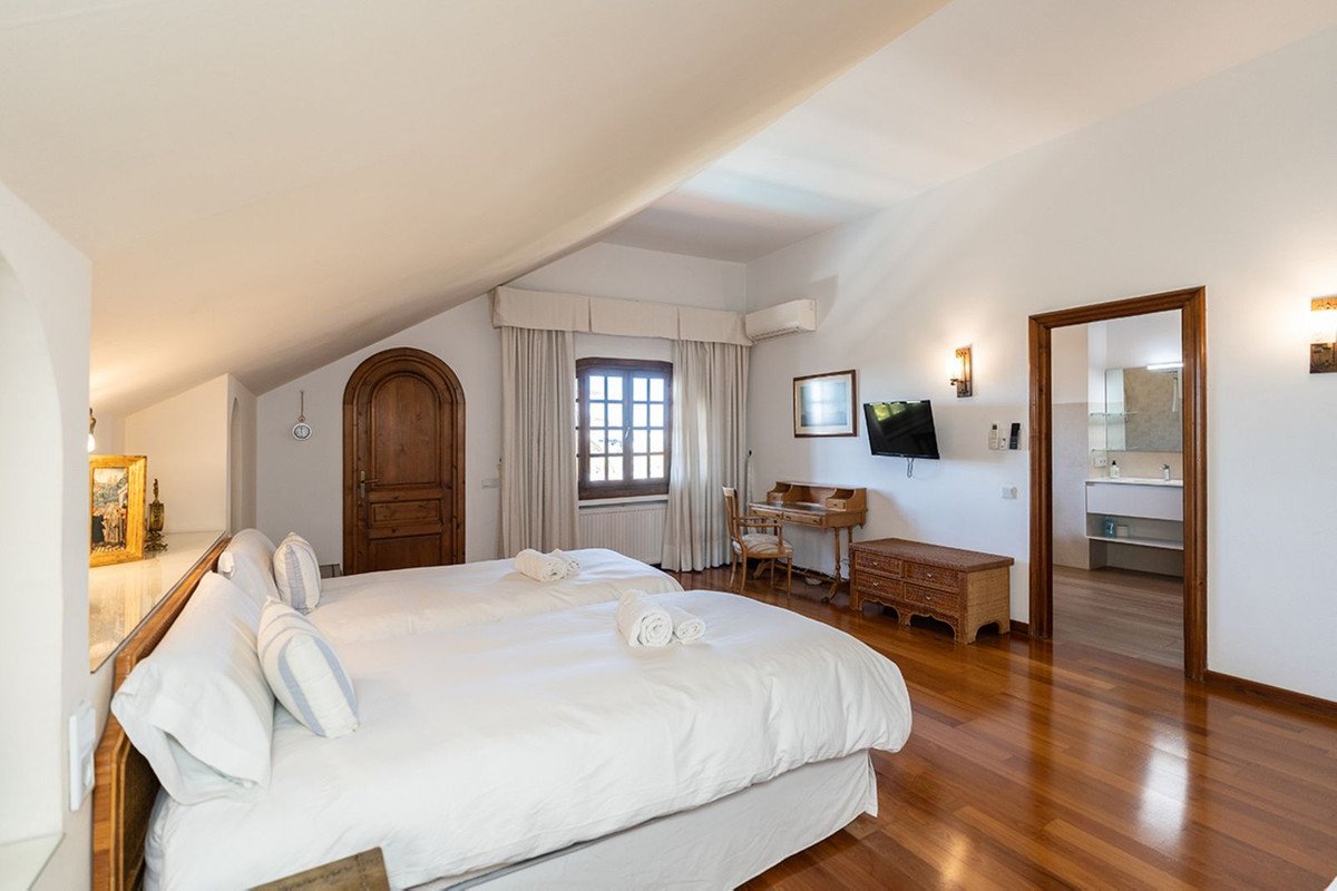 7 Bed Detached Villa in Marbella