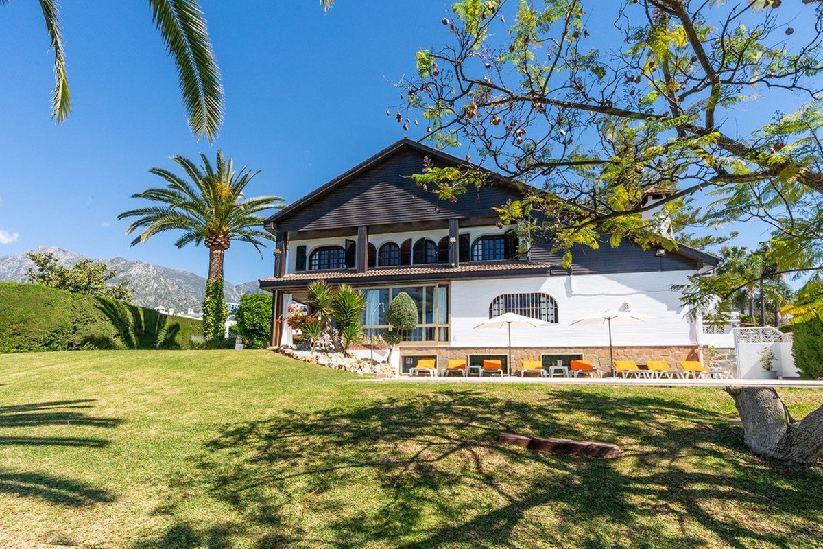 7 Bed Detached Villa in Marbella