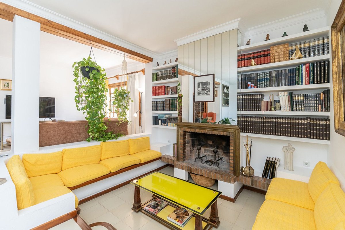 7 Bed Detached Villa in Marbella